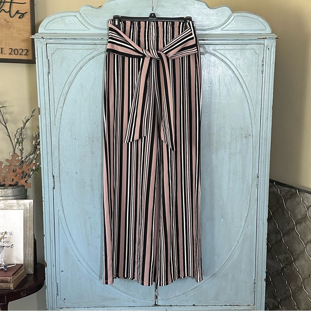 Ultra flirt pants size medium pink stripe paper bag with tie waist